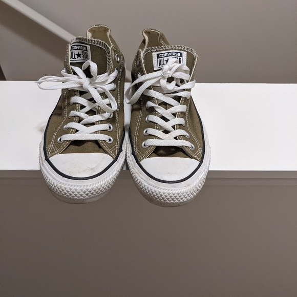Chuck Taylor - Picture 2 of 4
